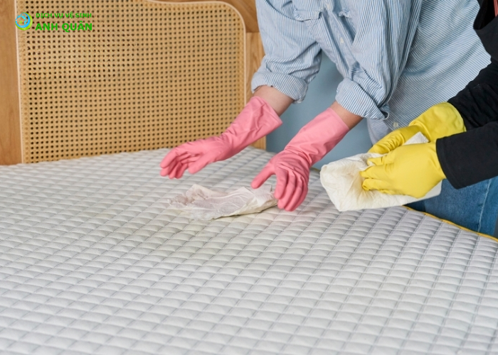 cách làm sạch nệm bị nôn (4)