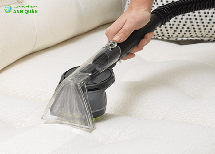 cách vệ sinh nệm bằng máy hút bụi (1)