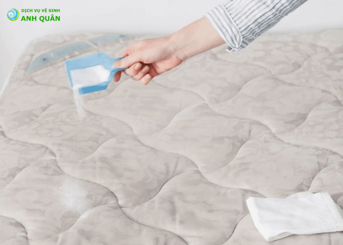 cách vệ sinh nệm em bé bị tè dầm (4)