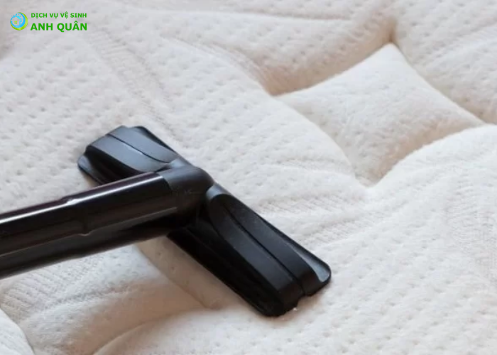 cách vệ sinh nệm em bé bị tè dầm (6)