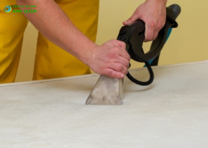 tẩy vết mốc trên nệm (4)